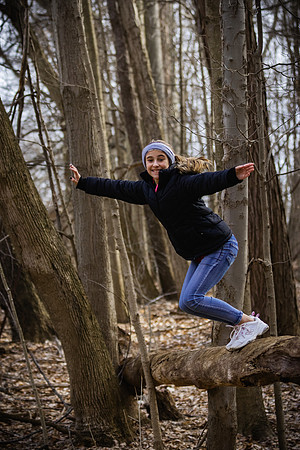 LeahJumpingWoods2019