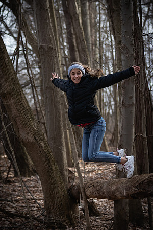 LeahJumpingWoods2019B